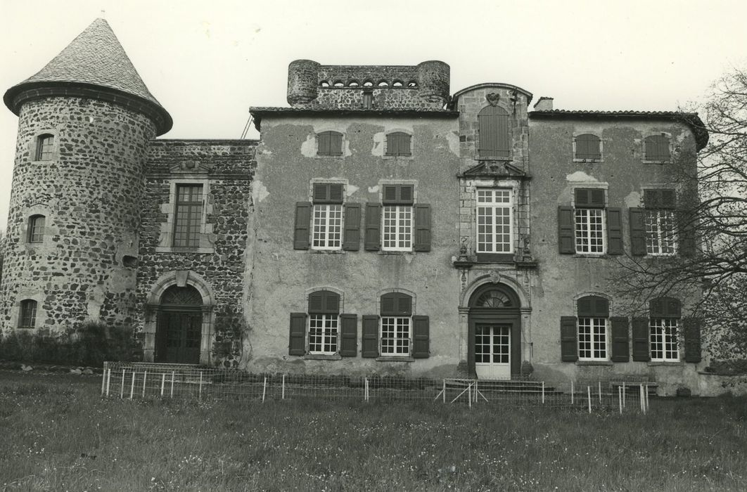 Château de Poinsac : Façade sud, vue générale