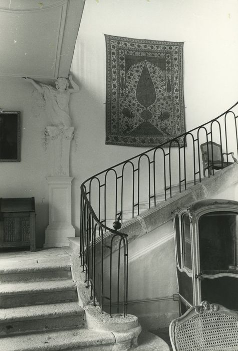 Château de Poinsac : Escalier d’honneur, vue partielle