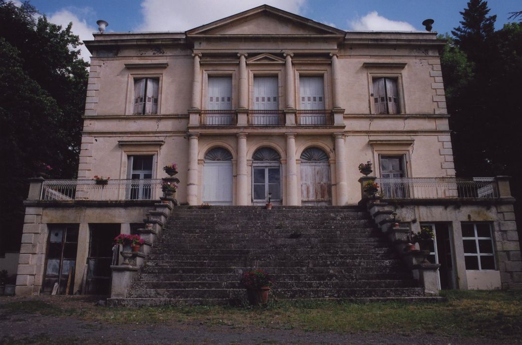 Villa Richond à Charentus : Façade sud, vue générale