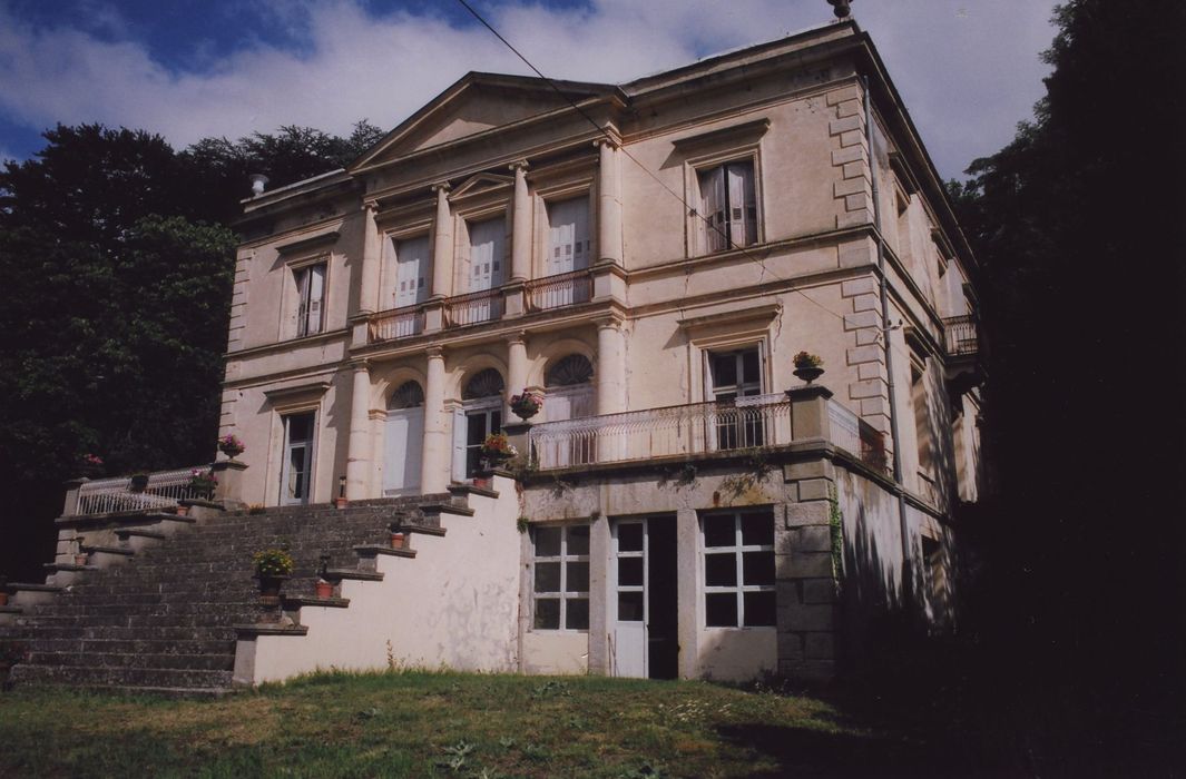 Villa Richond à Charentus : Façade sud, vue générale