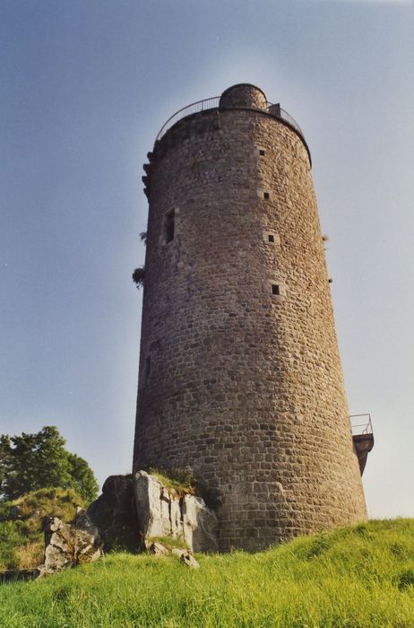 Château fort de Joyeuse : Vue générale depuis le Nord