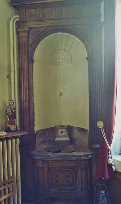 Maison Malartre : Cage d’escalier, détail du lavabo