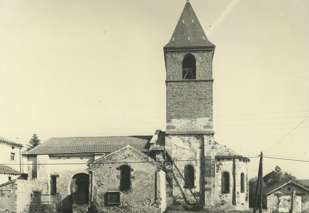 Eglise paroissiale Saint-Mathieu : Façade latérale sud, vue générale