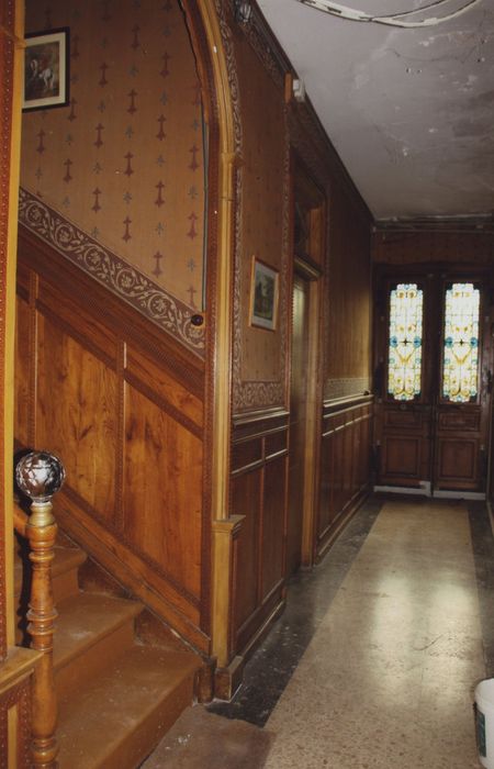 Distillerie Maurin-Vey : Enclos nord, maison de maître, vestibule, vue générale