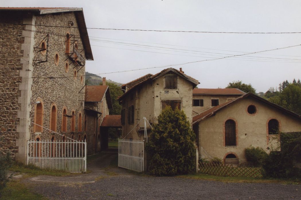 Distillerie Maurin-Vey : Enclos industriuel nord, ensemble sud, vue générale