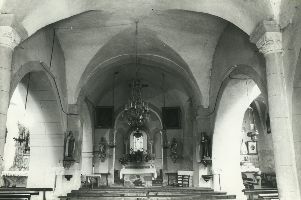 Eglise Saint-Julien : Nef, vue générale