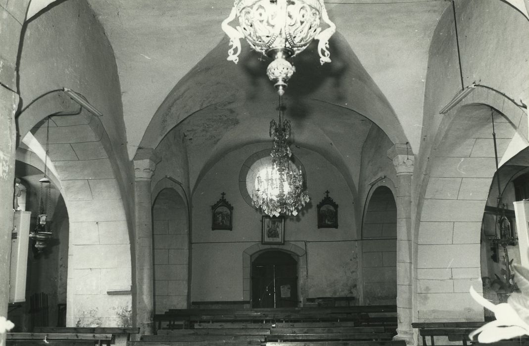 Eglise Saint-Julien : Nef, vue générale