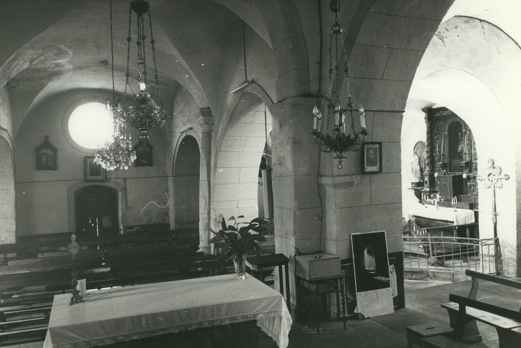 Eglise Saint-Julien : Nef, vue générale