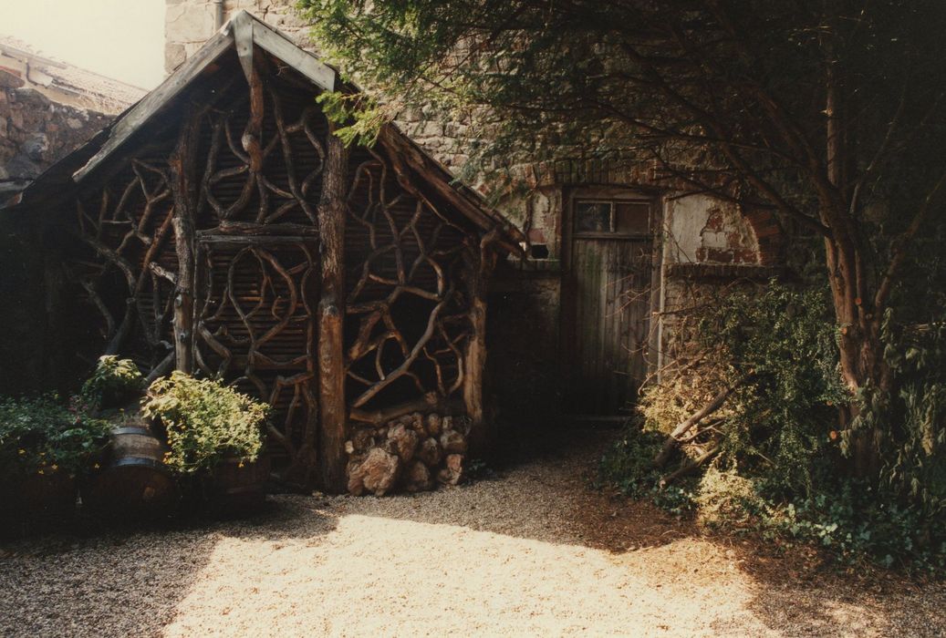 Château d’Aurec : Fabrique de jardin, vue générale