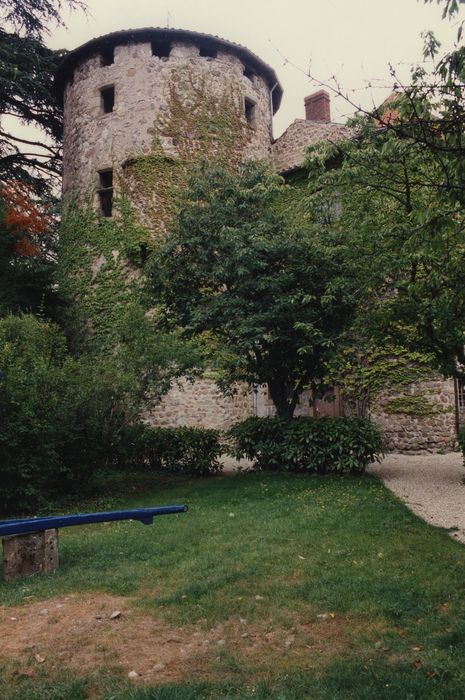 Château d’Aurec : Tour sud-est, vue générale