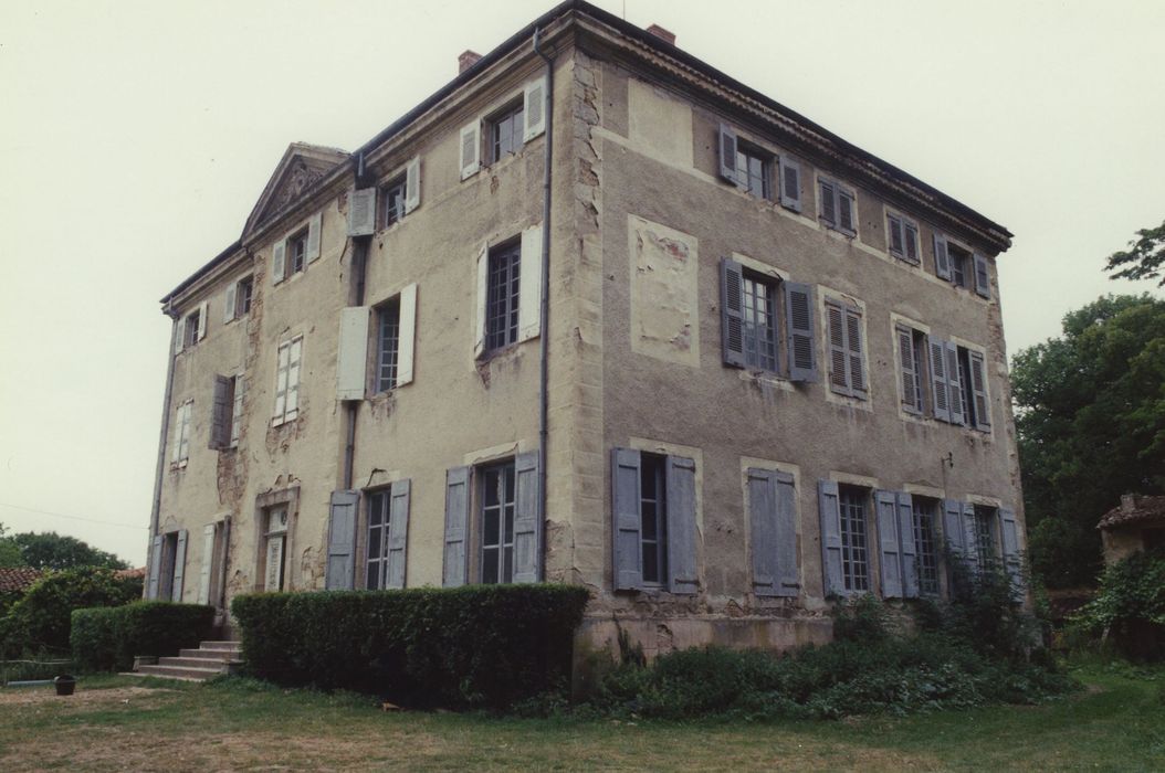 Château de la Grangeasse : Façades sud et est, vue générale