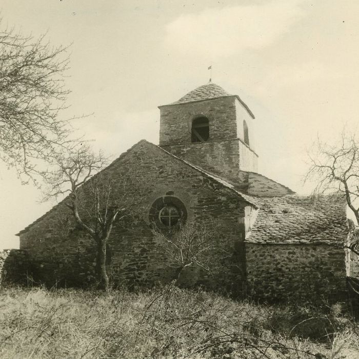 Eglise Saint-Julien : Façade occidentale, vue générale