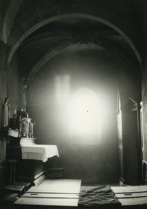 Eglise Saint-Julien : Bras sud du transept, vue générale