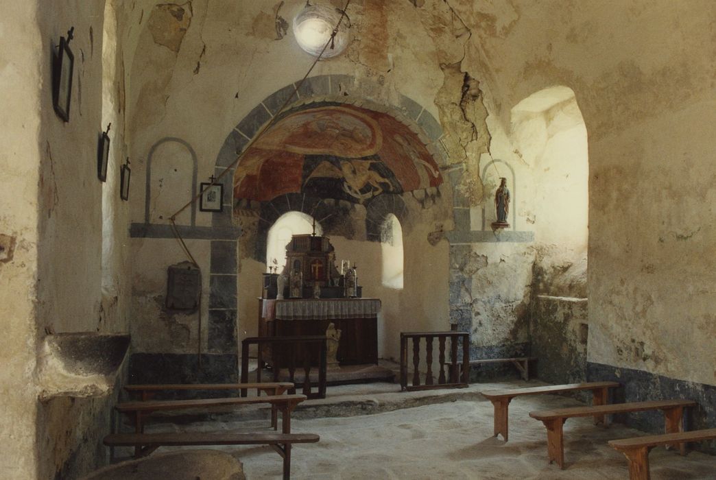 Eglise de Bousselargues : Nef, vue partielle