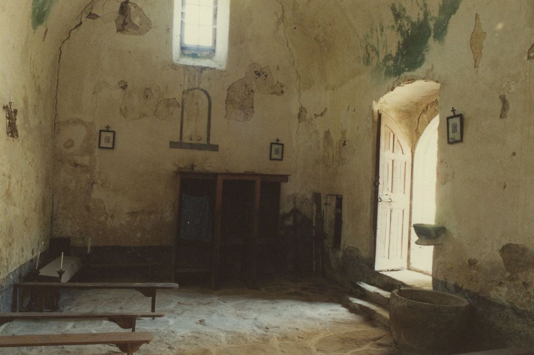 Eglise de Bousselargues : Nef, vue partielle