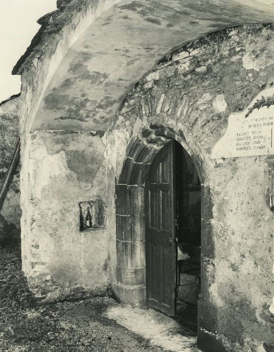 Eglise de Bousselargues : Portail nord, vue générale