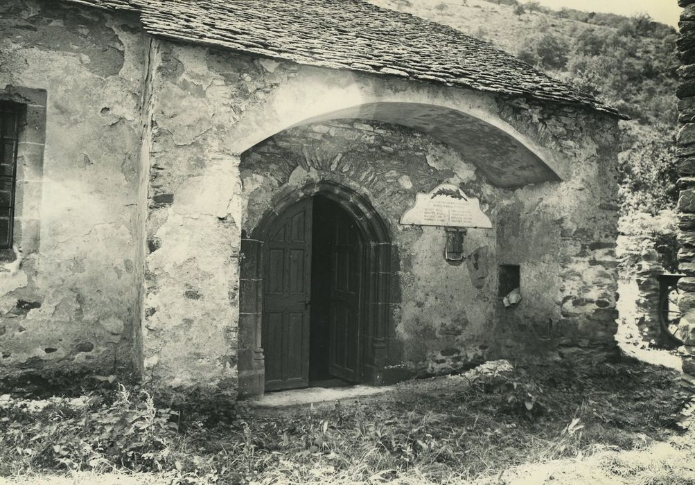 Eglise de Bousselargues : Portail nord, vue générale