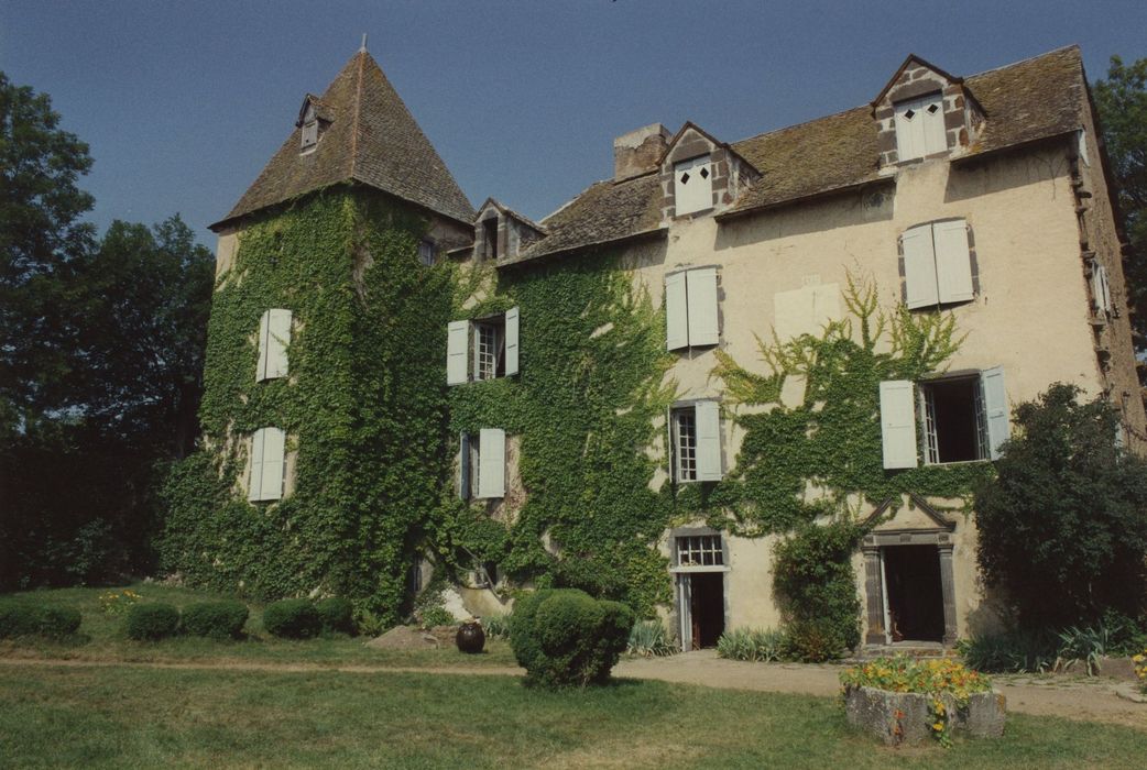 Château du Bos : Façade sud, vueg énérale