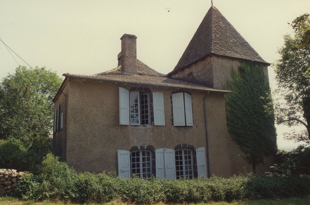 Château du Bos : Façade ouest, vue générale