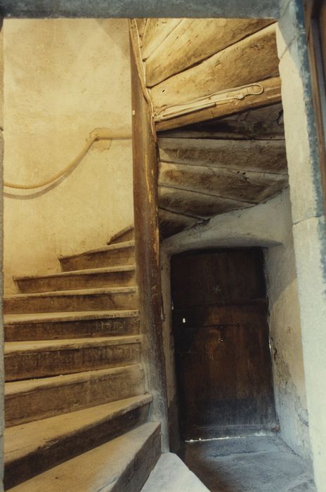 Maison Blanc du Bos : Escalier à vis, vue partielle