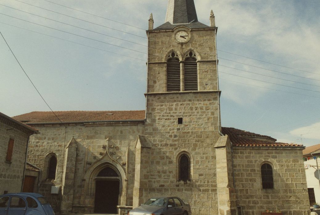 Eglise Saint-Pierre : Façade latérale sud, vue générale