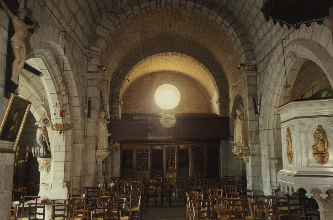 Eglise Saint-Pierre : Nef, vue générale