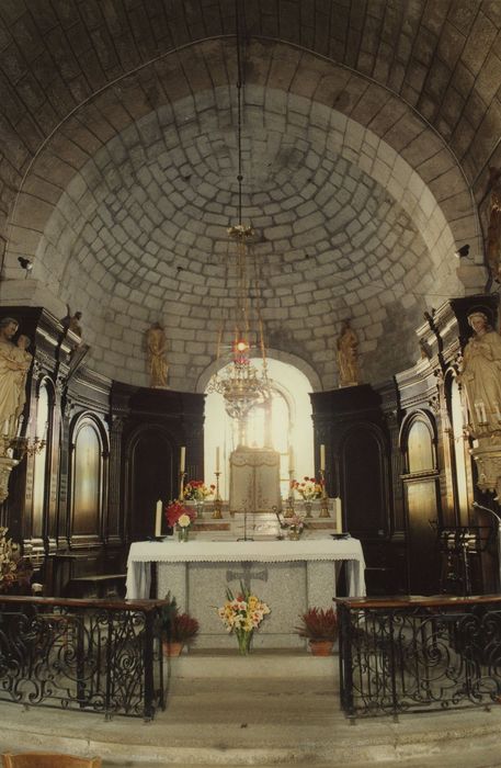 Eglise Saint-Pierre : Choeur, vue générale