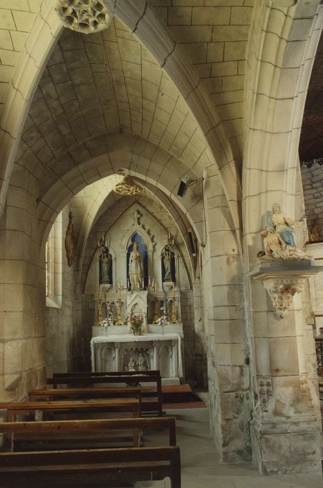 Eglise Saint-Pierre : Bas-côté nord, vue partielle