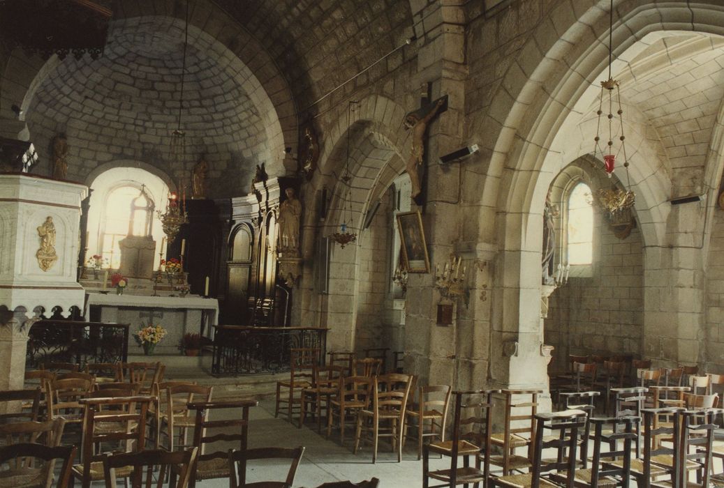 Eglise Saint-Pierre : Nef, vue générale