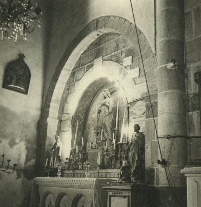 Eglise Saint-Pierre : Chapelle latérale nord, vue partielle