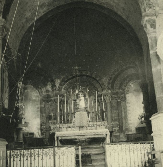 Eglise Saint-Pierre : Choeur, vue générale