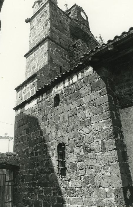 Eglise Saint-Martin : Façade latérale sud, vue partielle