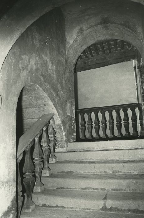 Hôtel Tabart : Escalier, vue partielle