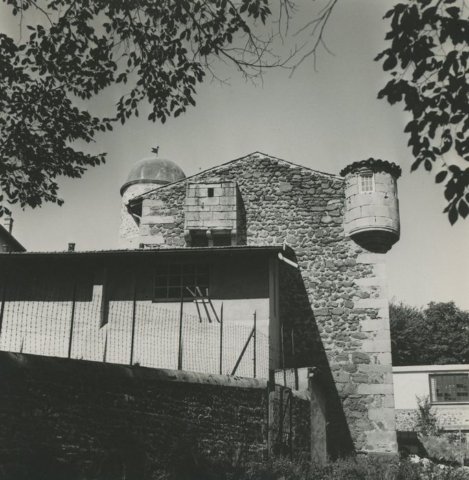 Maison forte ou château de Farnier : Pignon sud, vue partielle