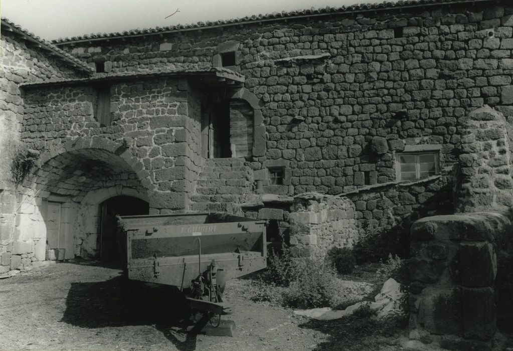 Ferme Arnaud : Grange et étable, façade sud, vue générale