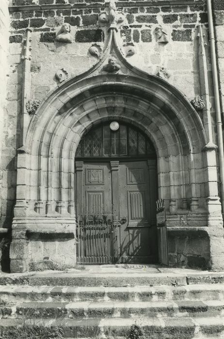 Eglise Saint-Jean-Baptiste : Portail sud, vue générale