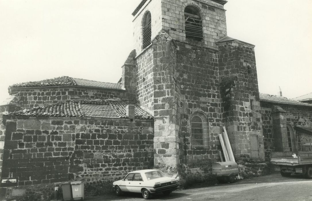 Eglise Saint-Jean-Baptiste : Façade latérale nord, vue générale