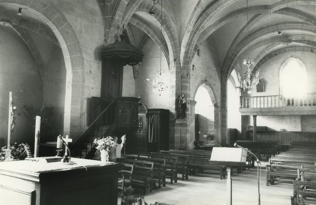 Eglise Saint-Jean-Baptiste : Nef, vue partielle