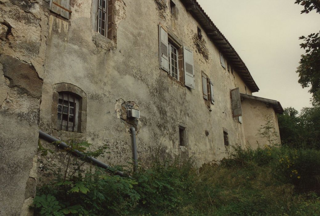 Château de Courbière : Façade nord du logis, vue partielle