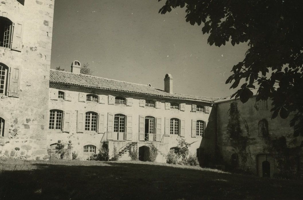 Château de Courbière : Ensemble sud, vue partielle