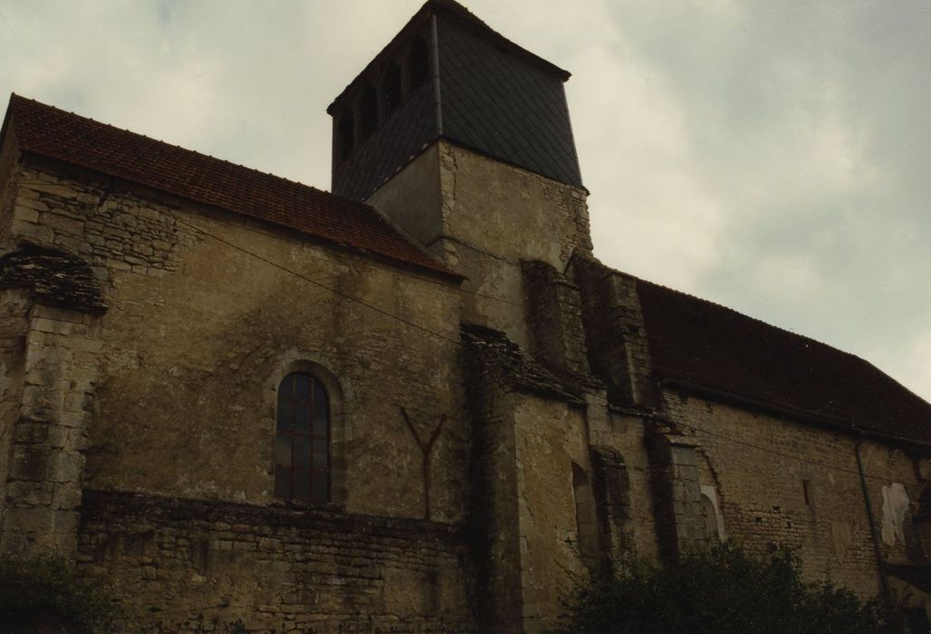 Eglise Saint-Maixent : Façade latérale nord, vue générale