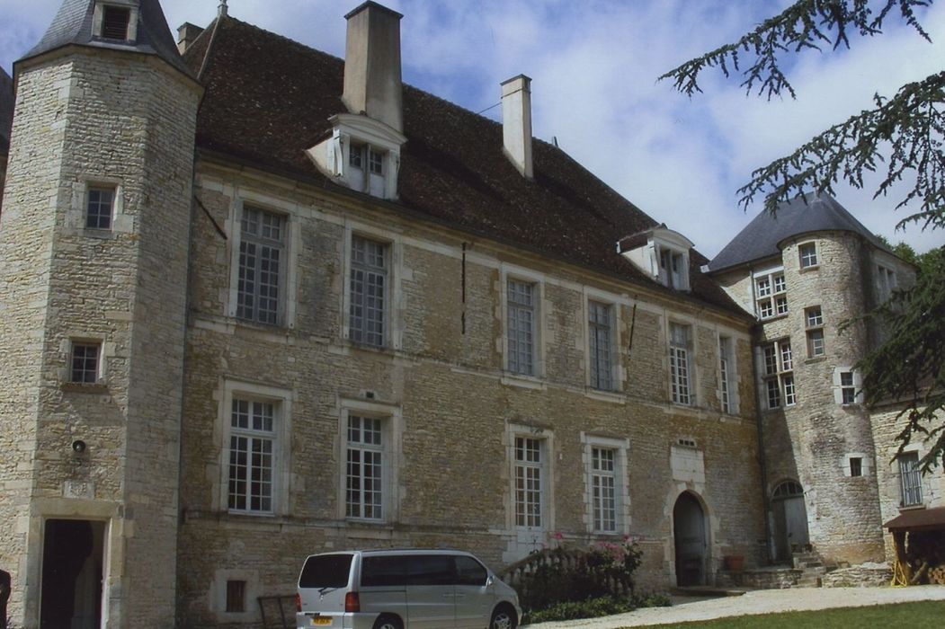 Château de Moutot : Façade nord, vue générale