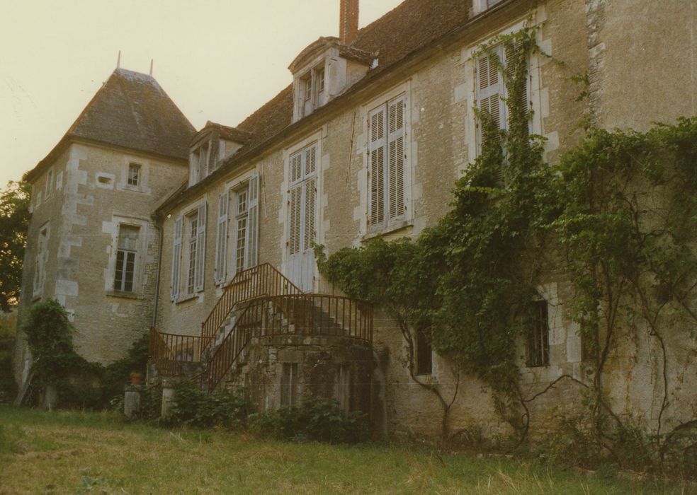 Château de Moutot : Façade sud, vue générale