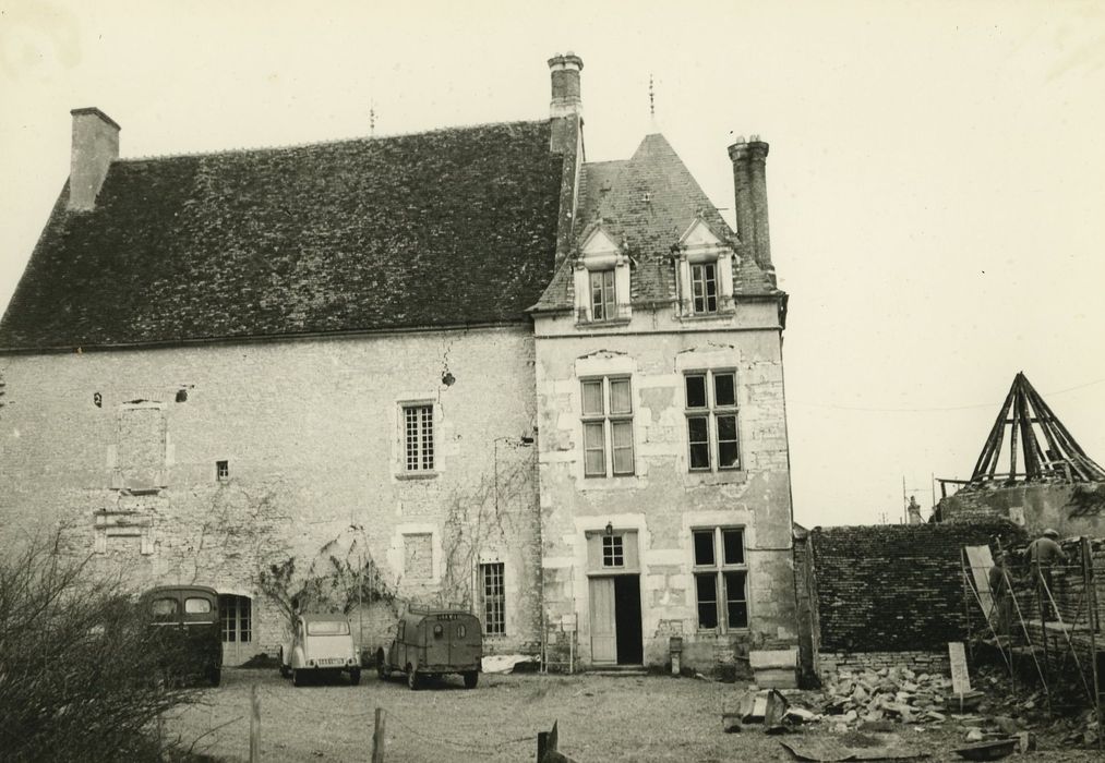 Manoir du Chastenay : Façade sud, vue générale