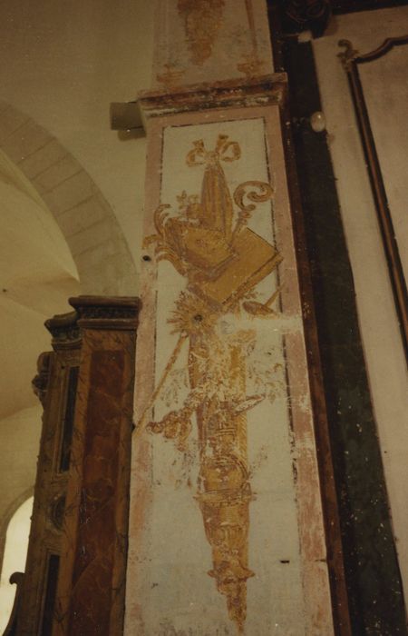 Eglise Saint-Jacques : Peinture monumentale de l’intrados de l’arc triomphal, détail