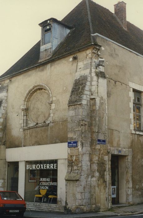 Chapelle de la Madeleine : Façade est, vue générale