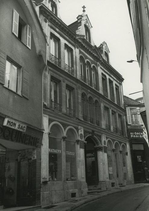 Passage couvert Manifacier : Façade sur la rue Fécauterie, vue générale