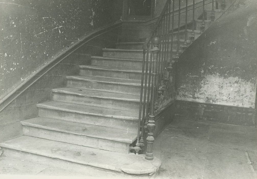 Passage couvert Manifacier : Vue partielle de l’escalier situé à proximité de la rue des Boucheries