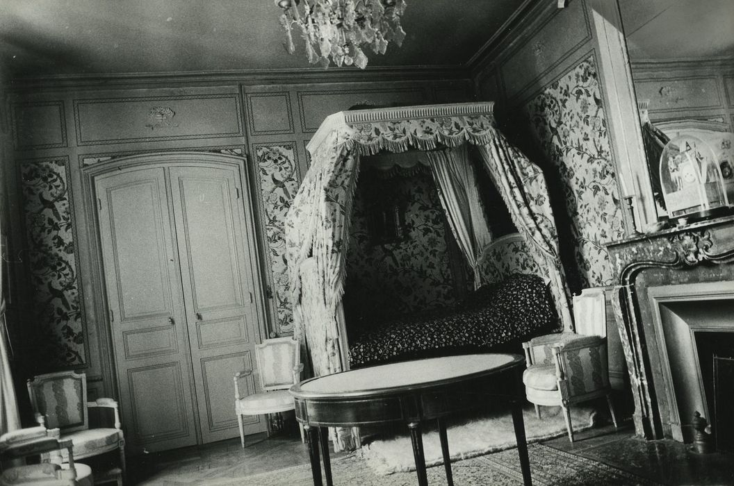 Hôtel Deschamps de Charmelieu : Aile ouest, 1er étage, chambre, vue partielle