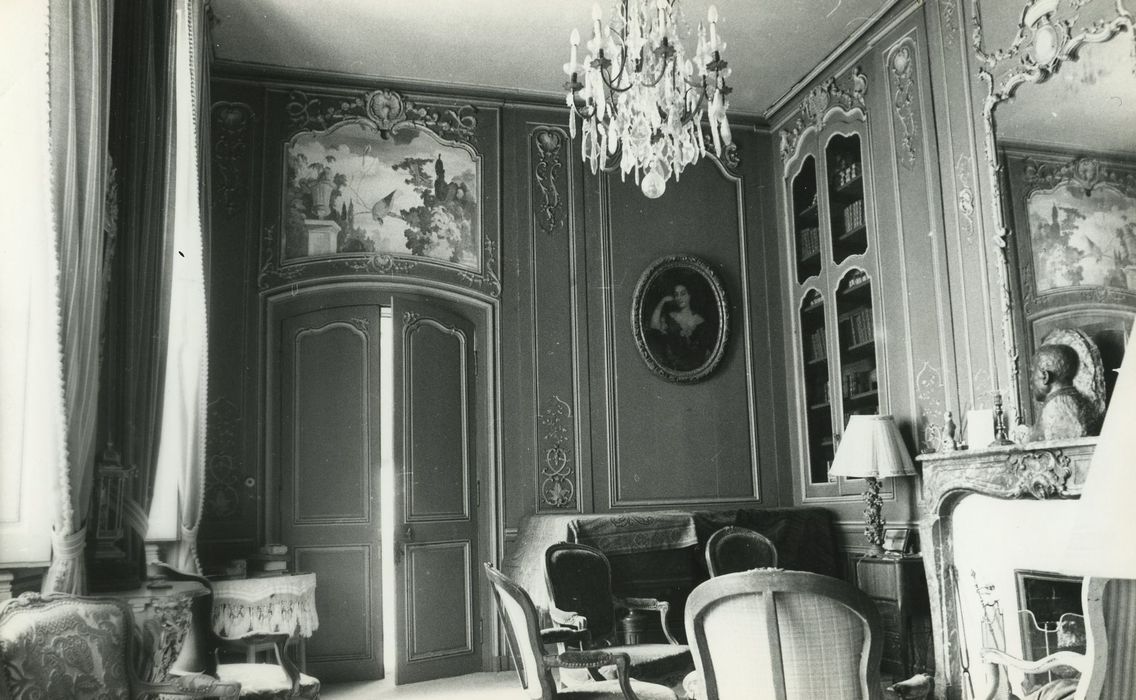 Hôtel Deschamps de Charmelieu : Rez-de-chaussée, petit salon, vue partielle